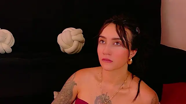 دردشة EmmyEvans1 الجنسية المباشرة