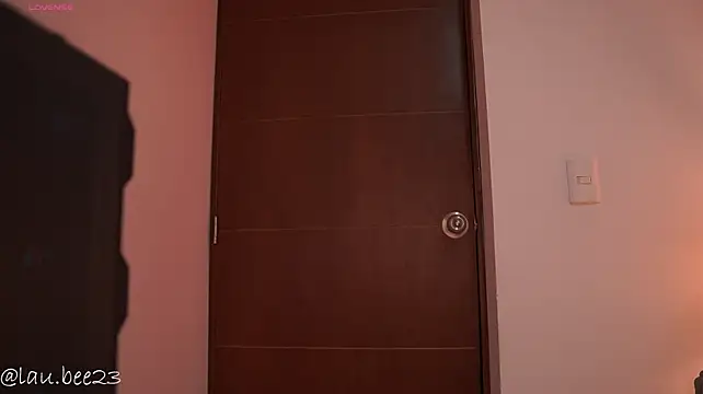 Lau_BeeのライブXXXチャット