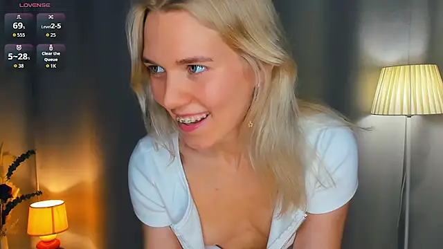 DianeHonnette live XXX chat