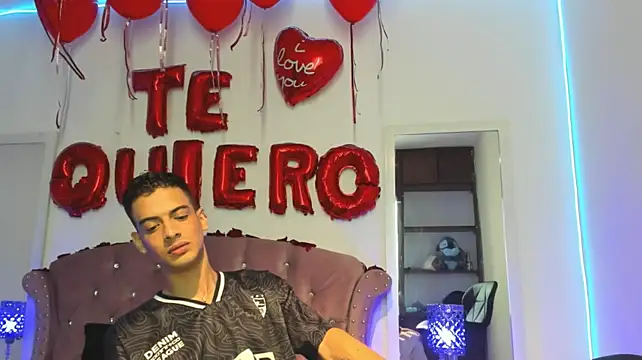 Chat +18 de Axel_Collin7 ao vivo