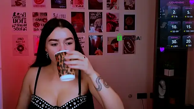Онлайн чат XXX monica_xcx