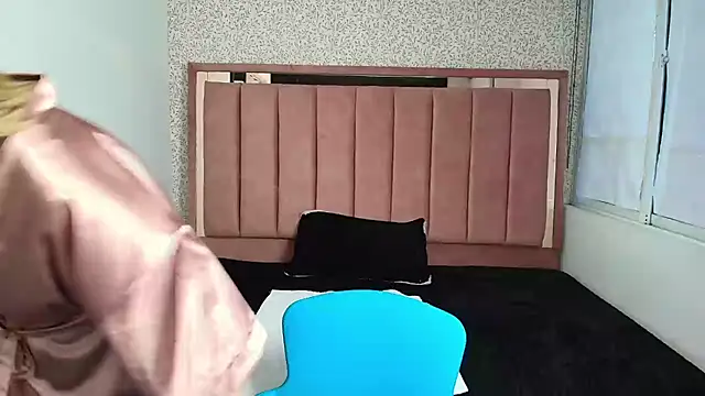 Megan__Hot___ Adlı Modelin Canlı XXX Sohbeti