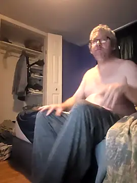 sneakyzekey420 XXX чат на живо