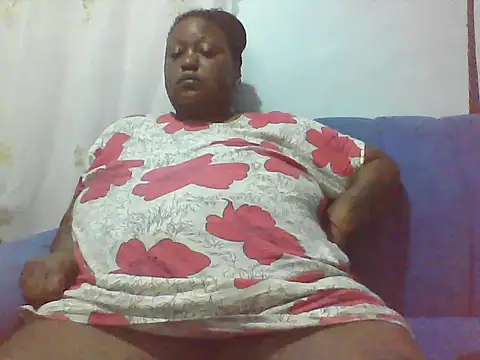 fat_ebonyqueen élő XXX-chatje