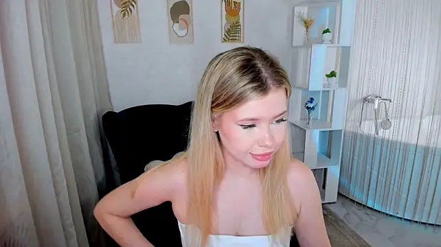 XXX chat uživo modela FollowLovee