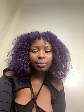 Chat +18 de bigass_maya ao vivo