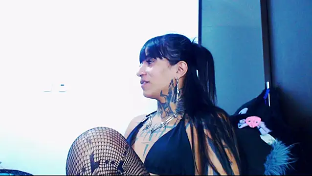 jazmin_wolf Show in webcam