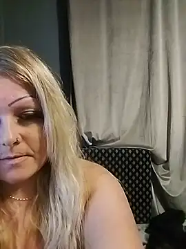 Szenyoritaa 라이브 XXX 채팅