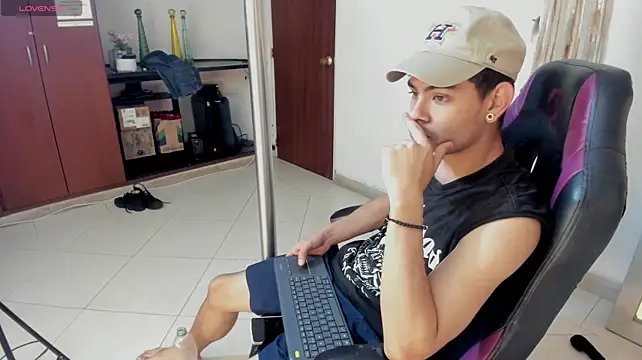 Lycan____n Live XXX chat