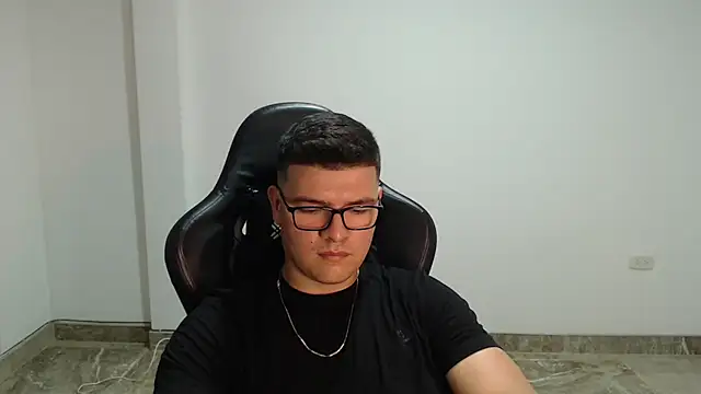 Chat XXX ao vivo de Plug_Control