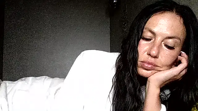 JulianaGold1's Live XXX Chat