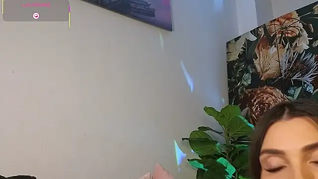 XXX chat uživo modela SweetReya_Love