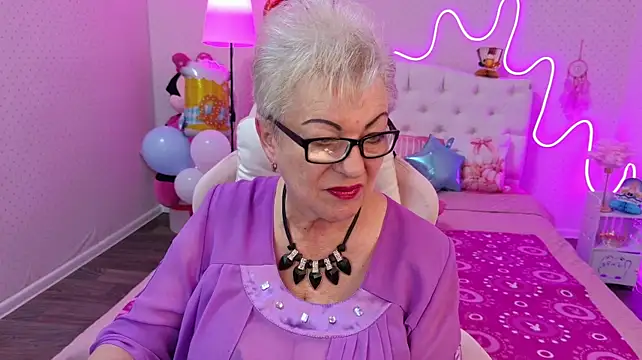 Онлайн чат XXX KayleSmoll