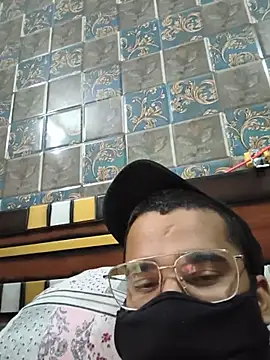 Živý XXX chat BeardKingoBack