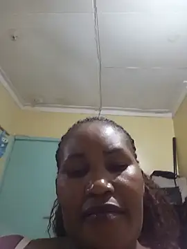 Brown_asslyn Live XXX chat