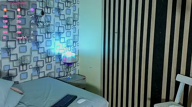 XXX chat uživo modela LoganSteel_