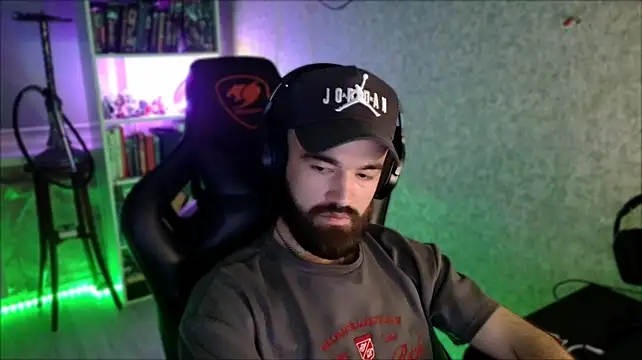 _Serious_Man Chat XXX live