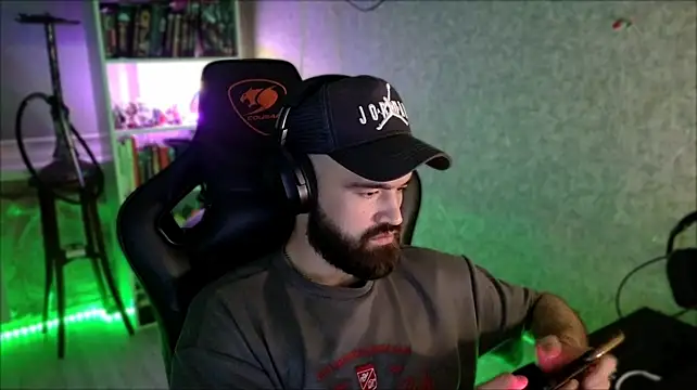 Chat +18 de _Serious_Man ao vivo
