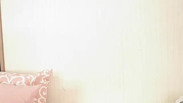 MiaBlondiee Chat XXX in diretta