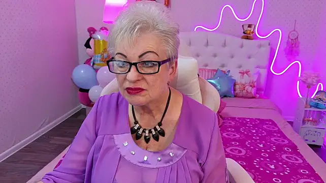 KayleSmoll – Naživo XXX chat