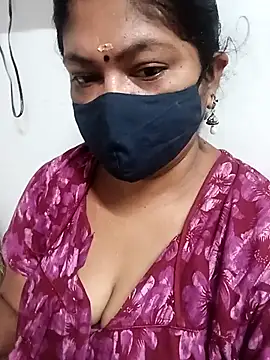 Chat XXX ao vivo de Tamil_Kanmani_