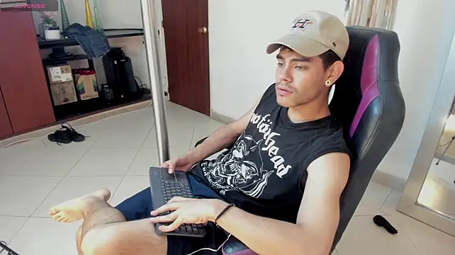 Lycan____ Live XXX-chat
