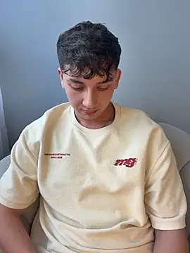 OLIVER_K Adlı Modelin Canlı XXX Sohbeti