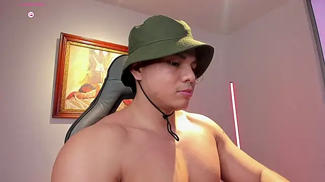 RoyConstance's Live XXX Chat