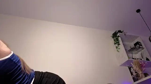 Chat +18 de HopeWiltsey ao vivo