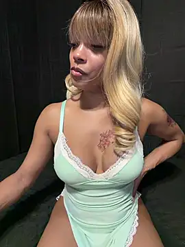 RakiyahcharmsのライブXXXチャット