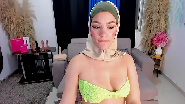 SofiaRivera1's Live XXX Chat