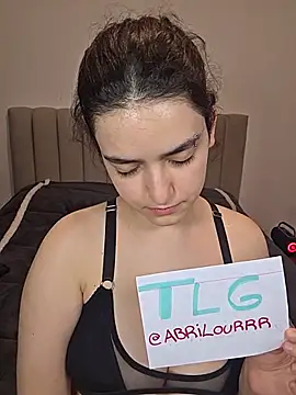 abrilour Adlı Modelin Canlı XXX Sohbeti