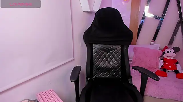 Lilith_West's Live XXX Chat