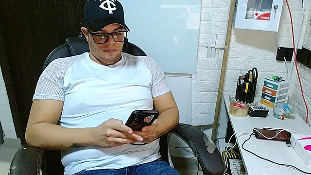 XXX chat uživo modela Realjoel01