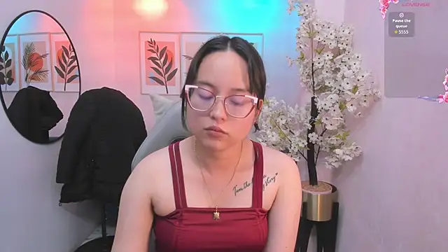Shady_bug Adlı Modelin Canlı XXX Sohbeti