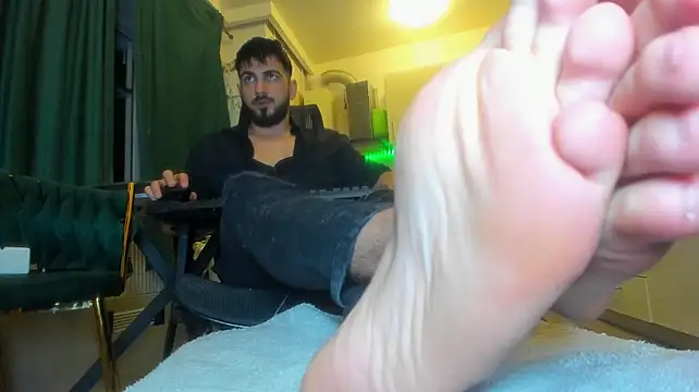 master9four live XXX chat