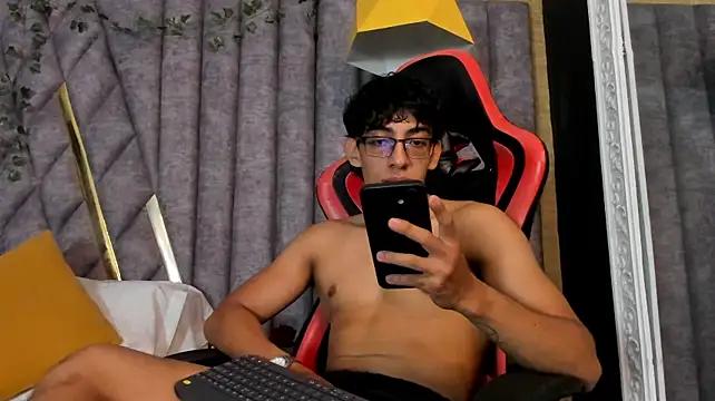 Chat +18 de JuliaanRoss ao vivo