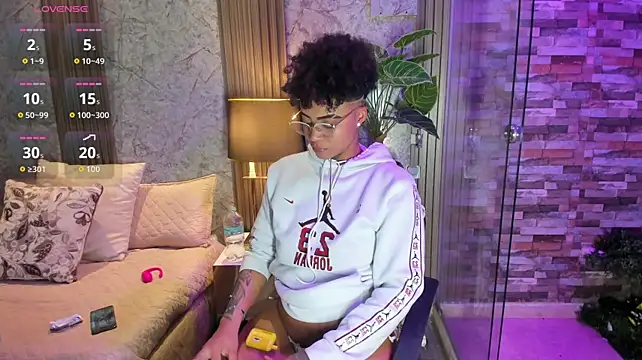 LuciaWallace's Live XXX Chat