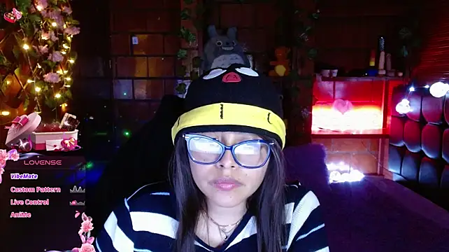 MidoriQuiinn's Live XXX Chat