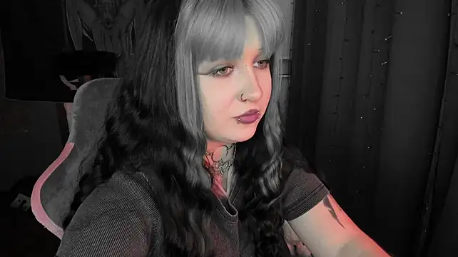 צ'אט XXX בשידור חי של t0riayun0