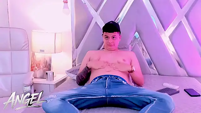 XXX chat uživo modela AngelBlue__