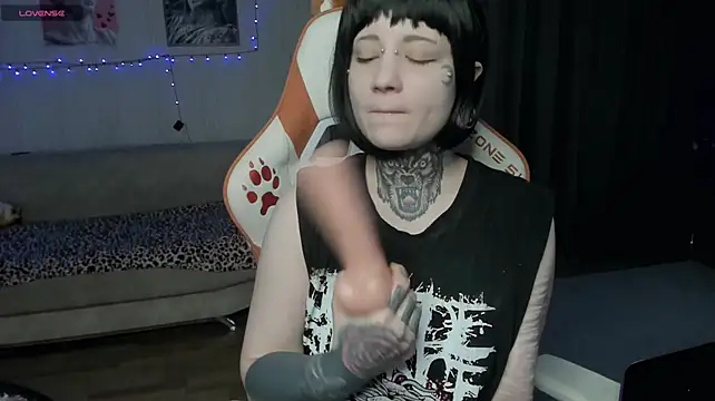 acid_trip1l's Live XXX Chat