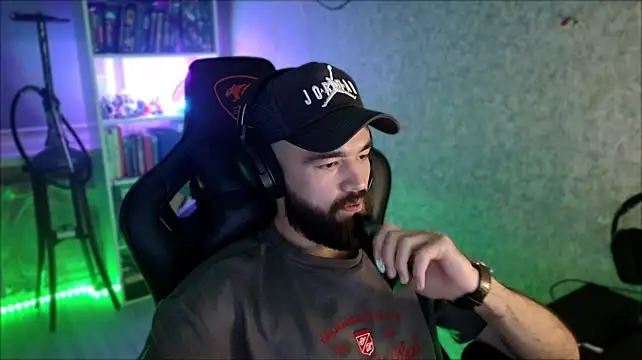 Chat +18 de _Serious_Man ao vivo