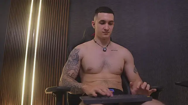Онлайн чат XXX JacksonOlsenn
