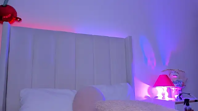 Mirandaa_Rogers Chat XXX in diretta