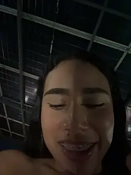 Sara-Castillo Adlı Modelin Canlı XXX Sohbeti
