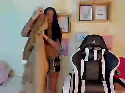 Chat +18 de Franchezcaa_ ao vivo
