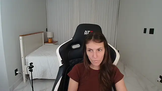 upssnowy Chat XXX live