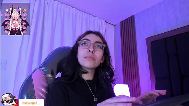 Chat XXX en directo de Molly_A