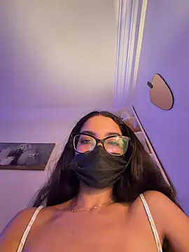 XXX chat uživo modela IRIS-GIRL